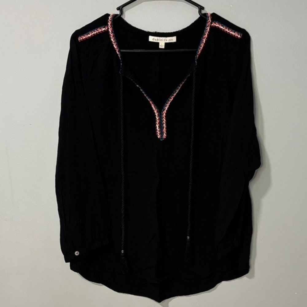 Daniel Rainn Bohemian Black Long Sleeve Blouse White Embroidery Flowy Billowy